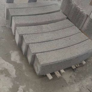 池州芝麻白弧形路牙石