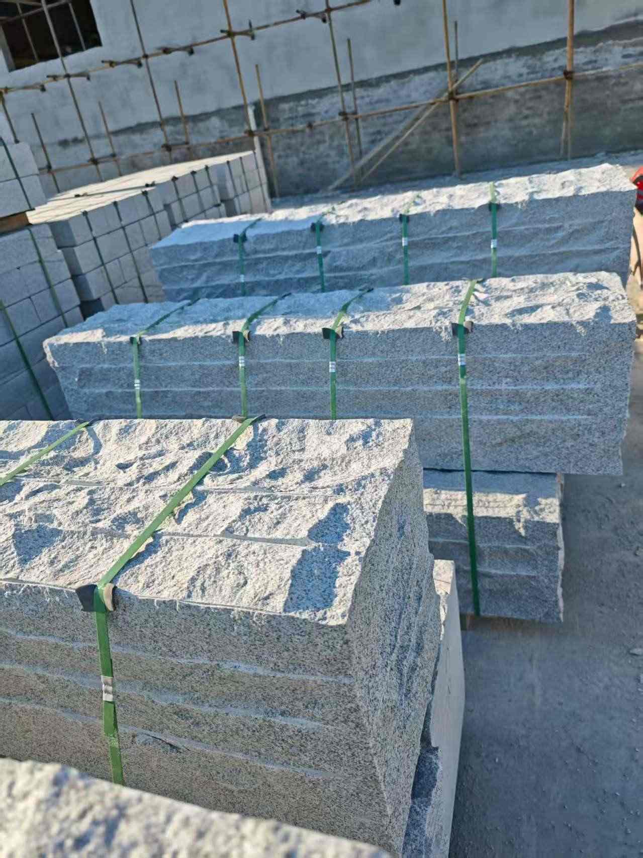 池州芝麻白自然面整石 坐凳