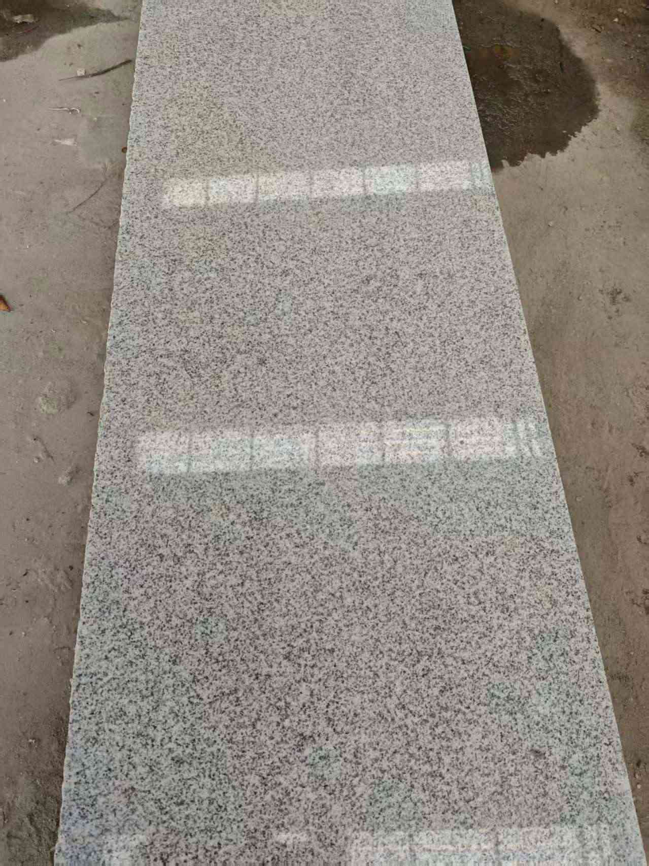 池州芝麻白光面毛板